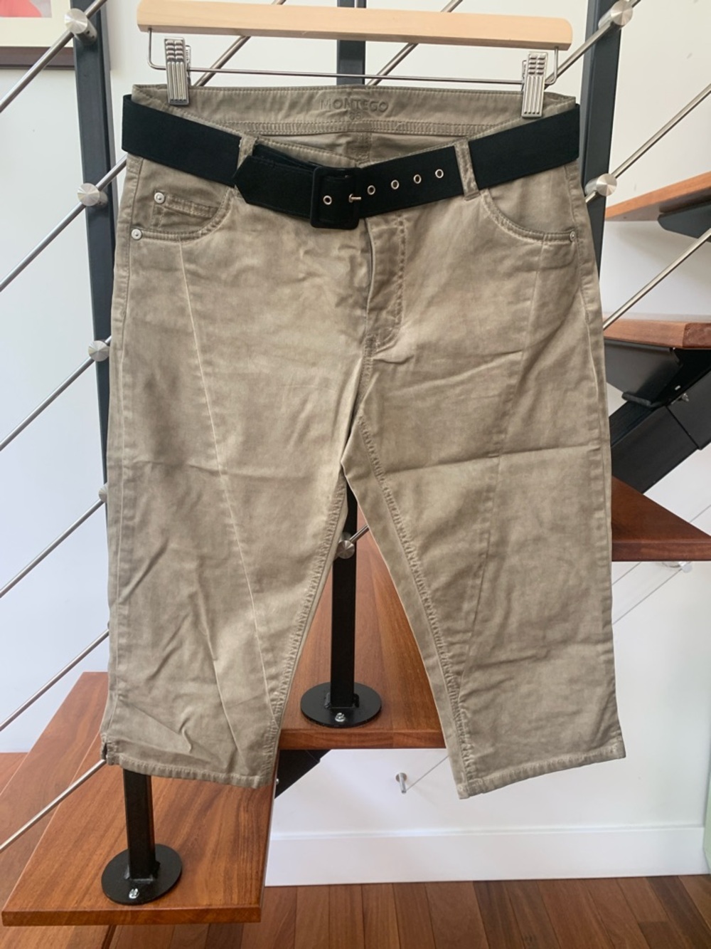 Dark Sand Capri Pants with Black Belt